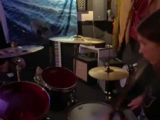 Felicity feline drumming দীর্ঘ jam
