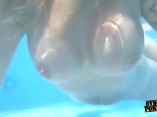 Besar bokong besar payudara nyata gf drama di sebuah kolam renang: gratis resolusi tinggi kotor film f2